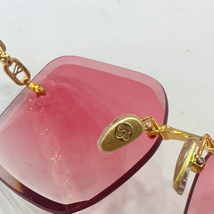Picture of Louis Vuitton Sunglasses _SKUfw76300633fw